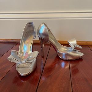 Paris Hilton dress pumps